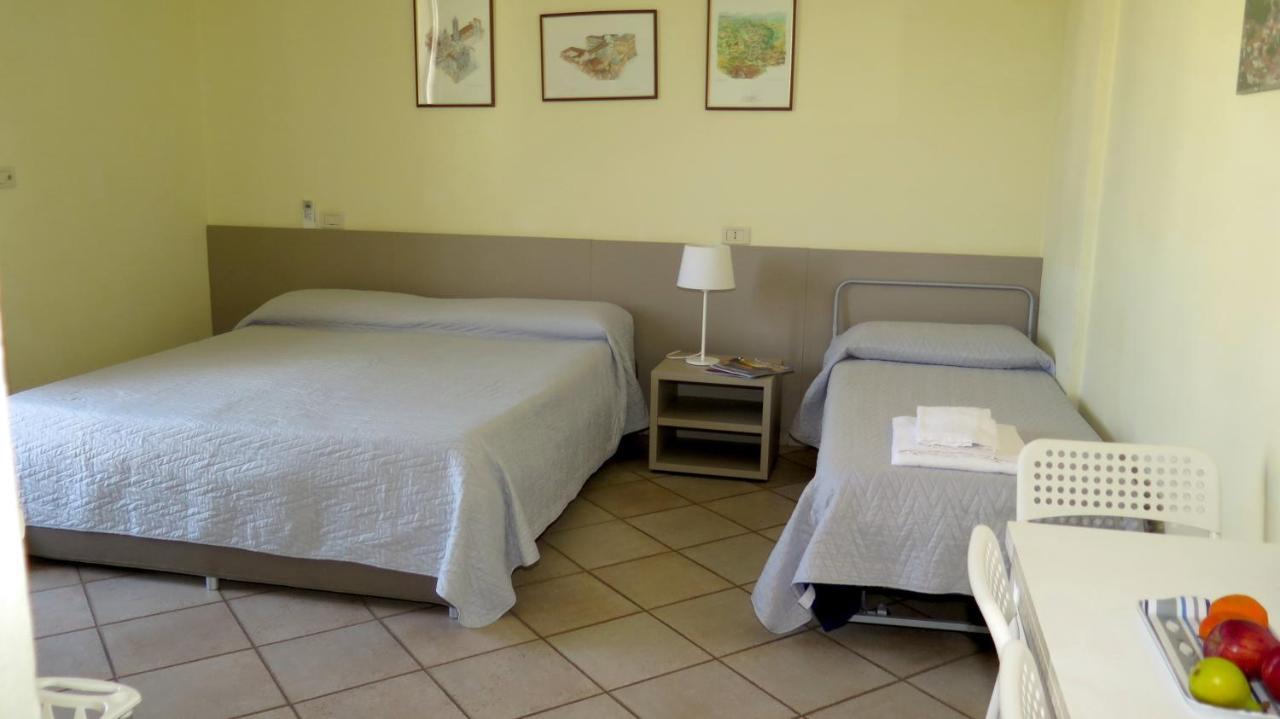 Residenza Turistico Alberghiera Corallo Кастільйоне-делла-Пеская Екстер'єр фото