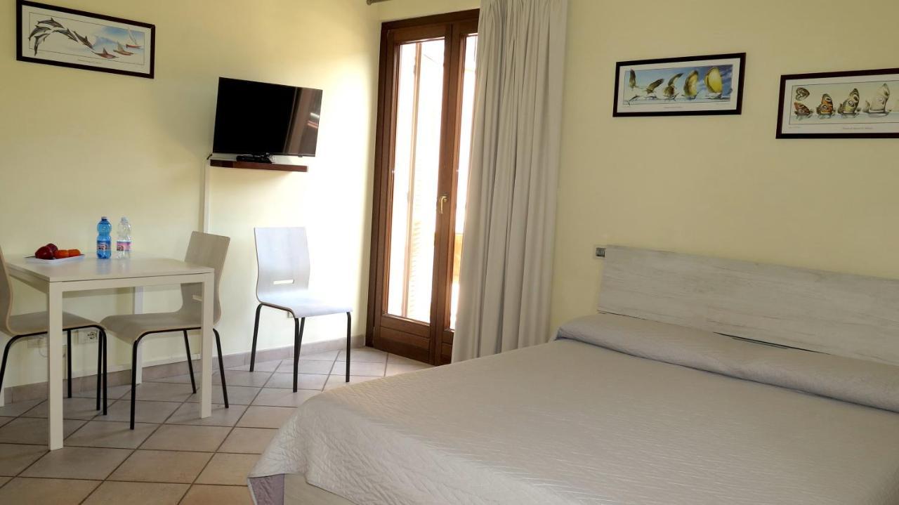 Residenza Turistico Alberghiera Corallo Кастільйоне-делла-Пеская Екстер'єр фото