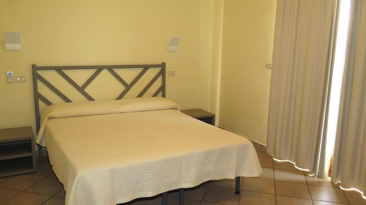 Residenza Turistico Alberghiera Corallo Кастільйоне-делла-Пеская Екстер'єр фото