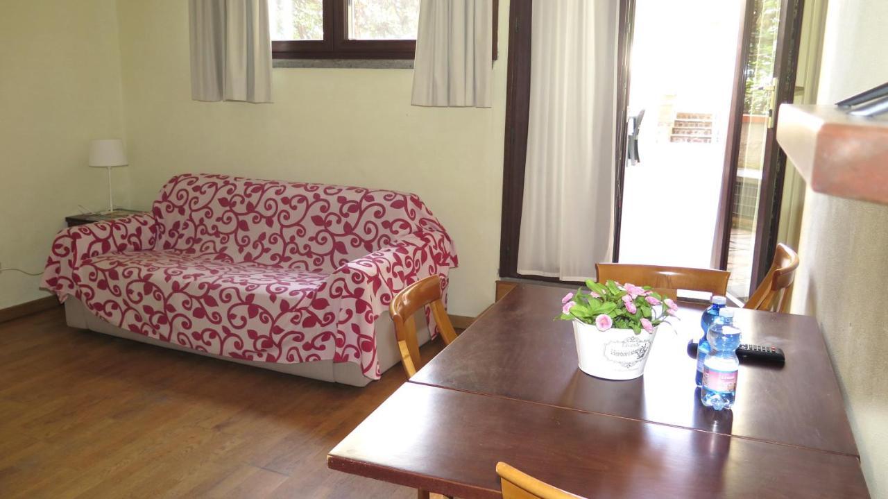 Residenza Turistico Alberghiera Corallo Кастільйоне-делла-Пеская Екстер'єр фото